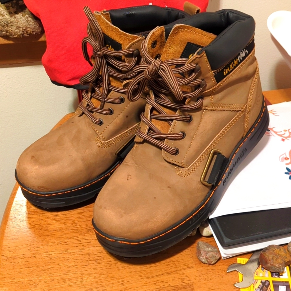 Cougar Paw boots